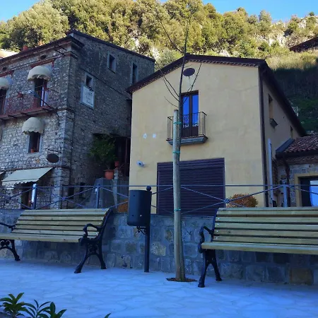 La Fontana Borbone 3* لاوريا إنفيريوري