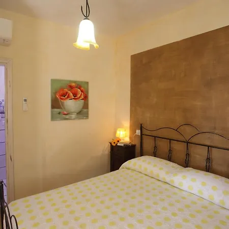 La Fontana Borbone לינה וארוחת בוקר לאוריה אינפריורה