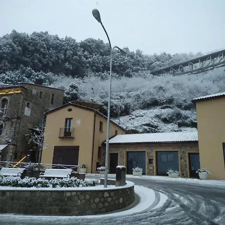 فندق مبيت وإفطار La Fontana Borbone