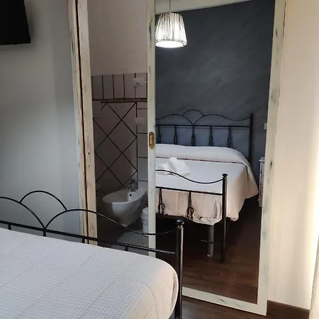 La Fontana Borbone לינה וארוחת בוקר לאוריה אינפריורה