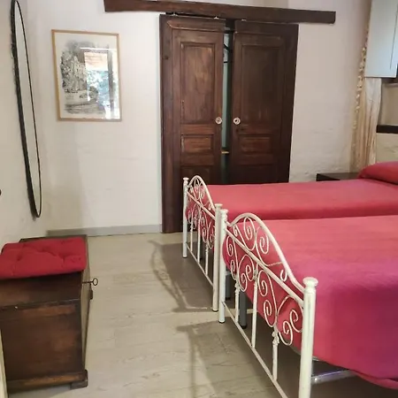 La Fontana Borbone לינה וארוחת בוקר לאוריה אינפריורה